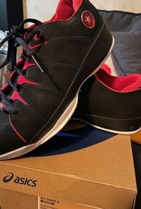 Men's Converse black and red sneakers